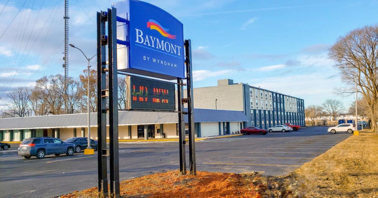 Baymont By Wyndham Ferndale/Royal Oak Hotell Exteriör bild